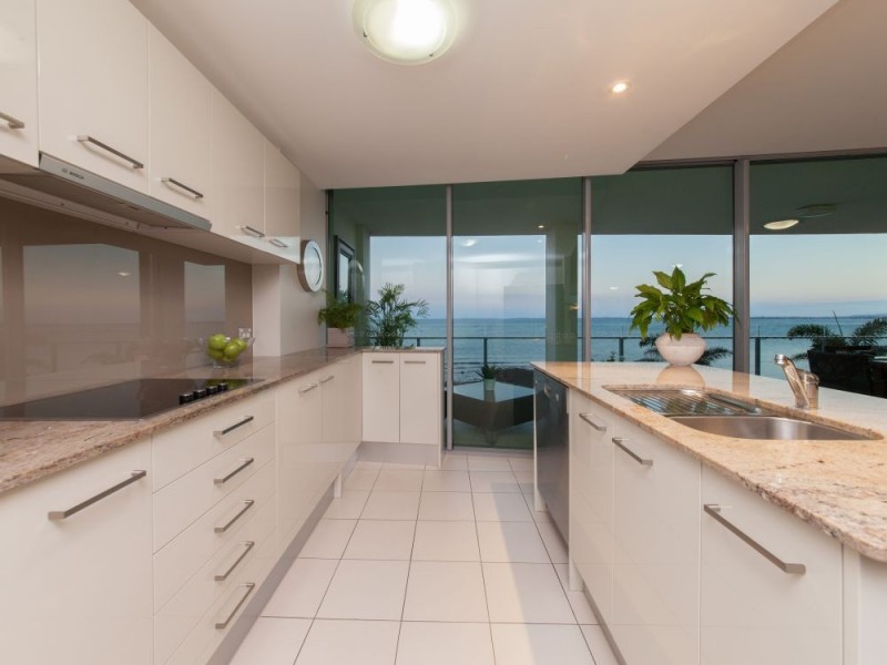 203/6-12 Oxley Avenue, Woody Point QLD 4019