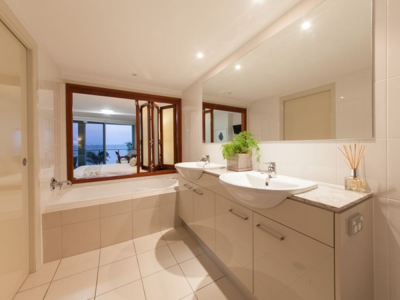 203/6-12 Oxley Avenue, Woody Point QLD 4019