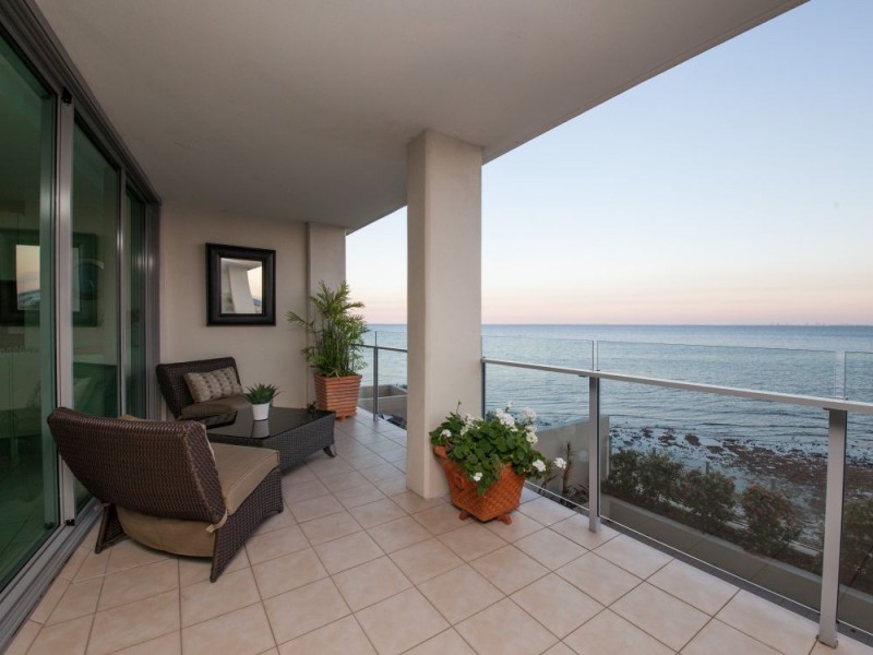 203/6-12 Oxley Avenue, Woody Point QLD 4019