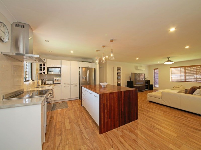 2 Alison Court, Kippa-ring QLD 4021