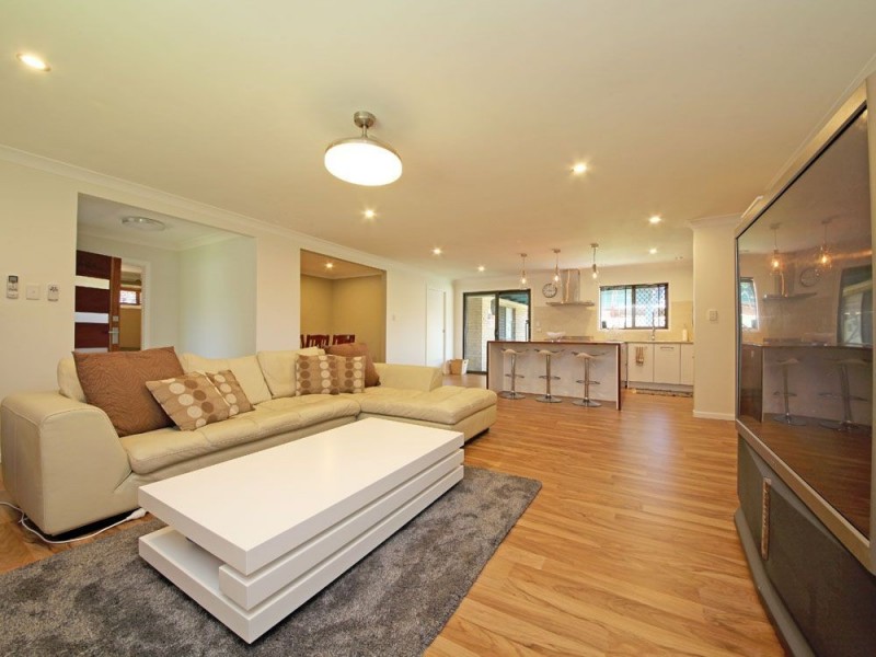 2 Alison Court, Kippa-ring QLD 4021