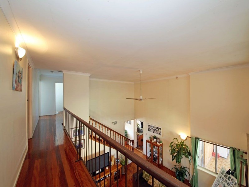 16 Hibiscus Avenue, Redcliffe QLD 4020