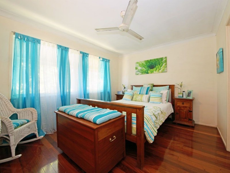 16 Hibiscus Avenue, Redcliffe QLD 4020