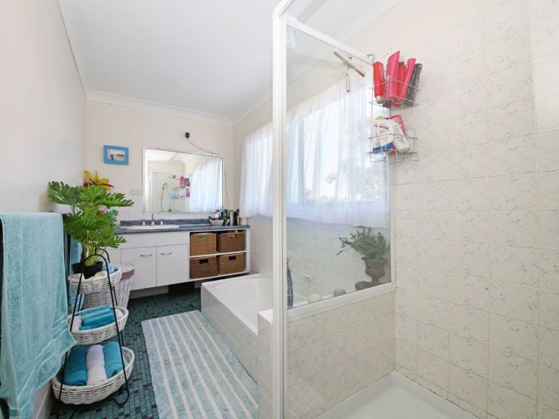 16 Hibiscus Avenue, Redcliffe QLD 4020