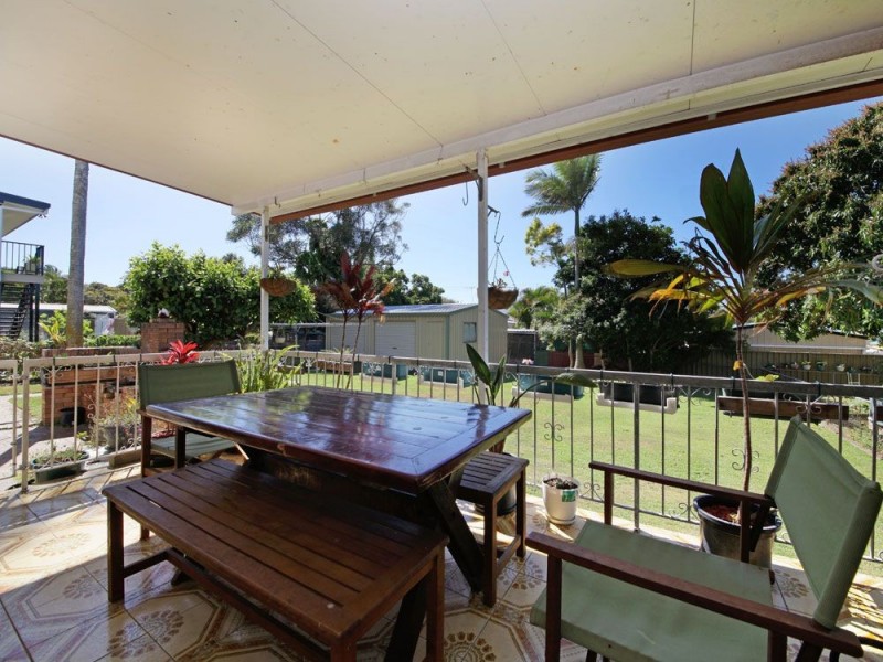 16 Hibiscus Avenue, Redcliffe QLD 4020