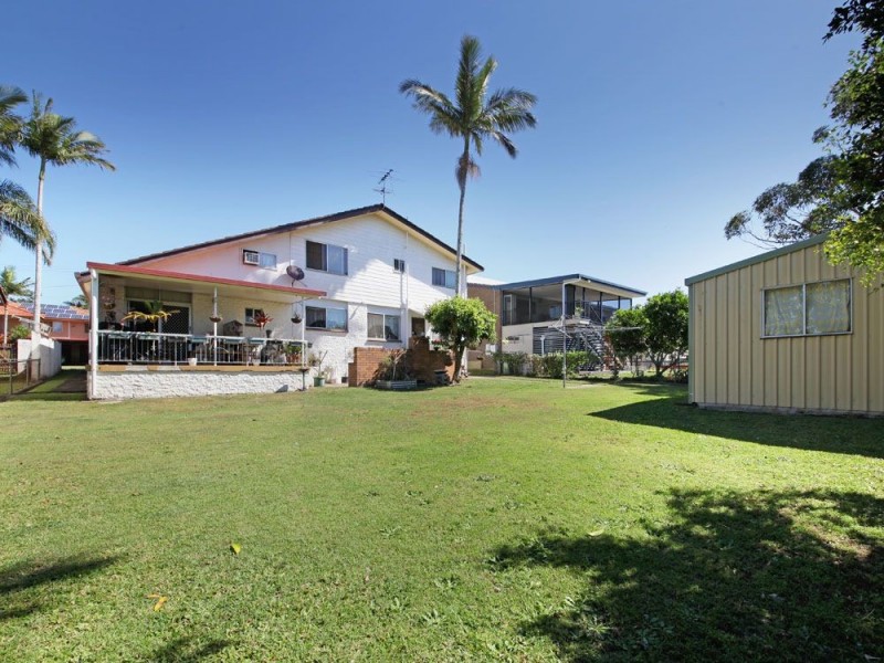 16 Hibiscus Avenue, Redcliffe QLD 4020