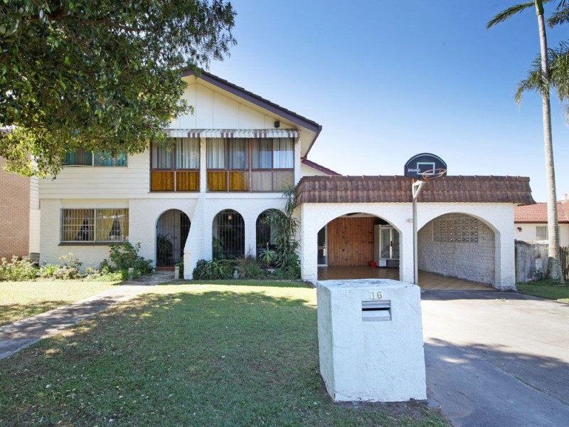16 Hibiscus Avenue, Redcliffe QLD 4020