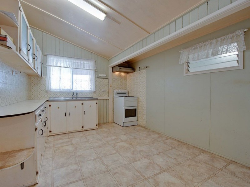 13 Dover Road, Margate QLD 4019