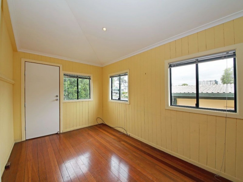 24 John St, Redcliffe QLD 4020