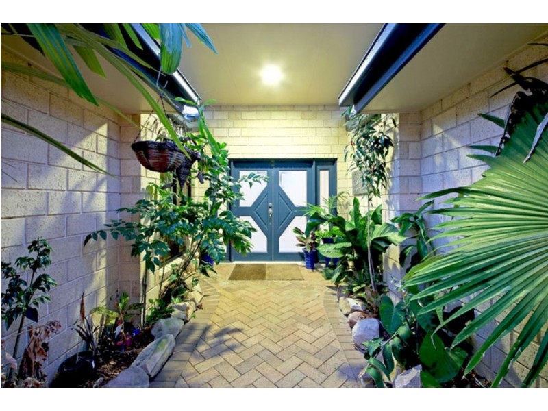 20 Mariner Court, Newport QLD 4020