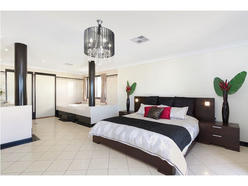 20 Mariner Court, Newport QLD 4020