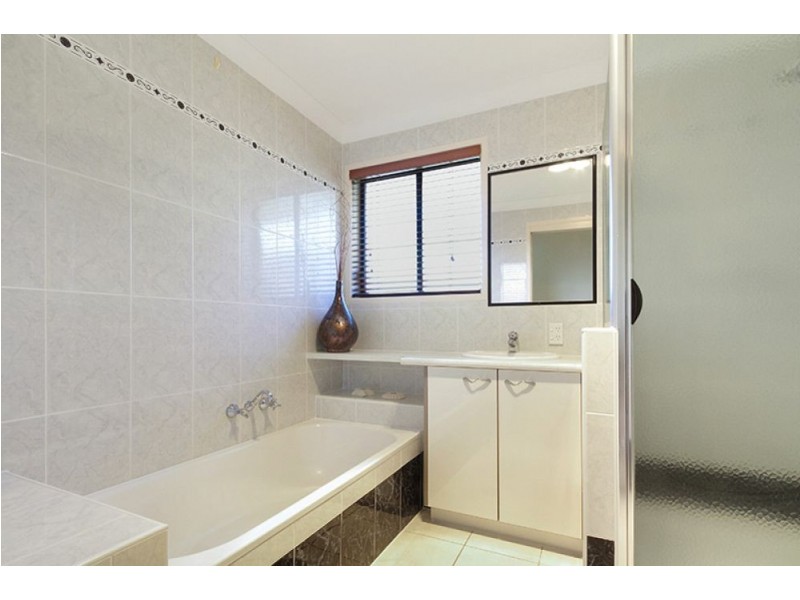 20 Mariner Court, Newport QLD 4020