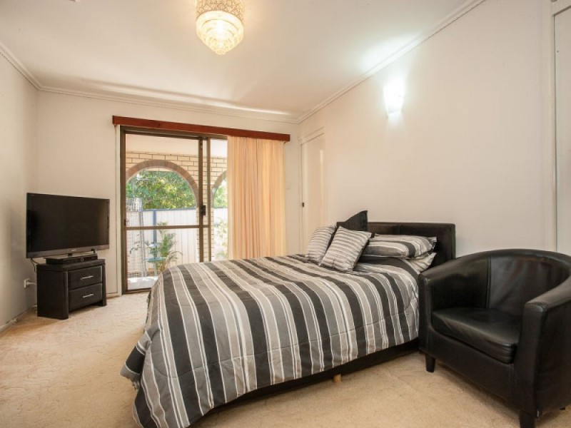 1 Creek Street, Redcliffe QLD 4020