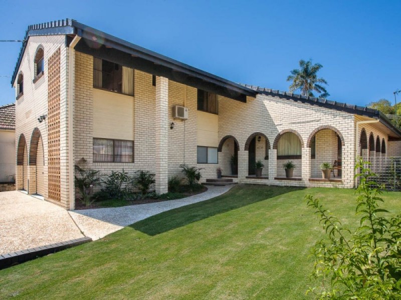 1 Creek Street, Redcliffe QLD 4020