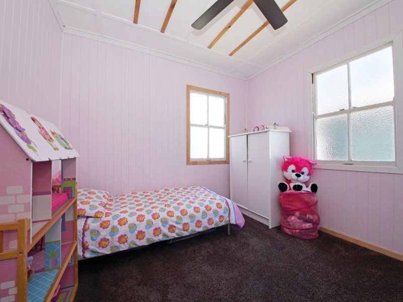 13 Bank Street, Margate QLD 4019