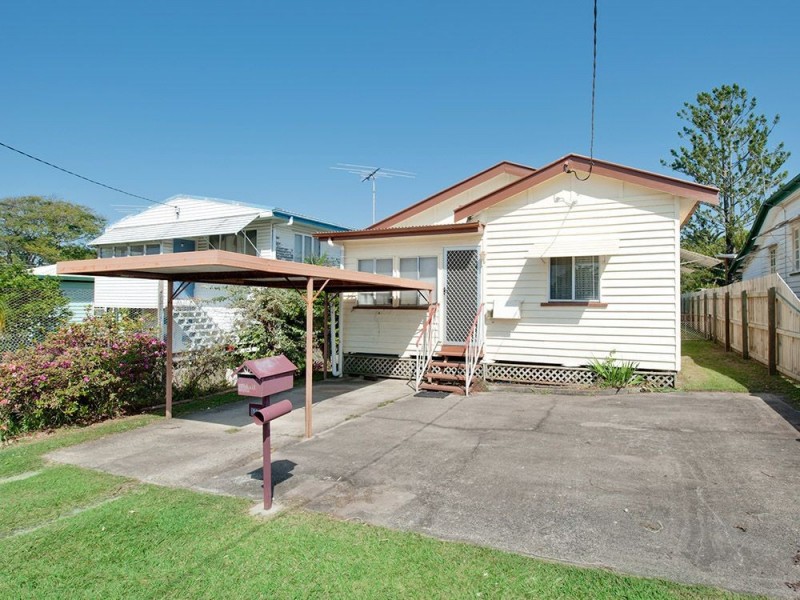 13 Dover Road, Margate QLD 4019
