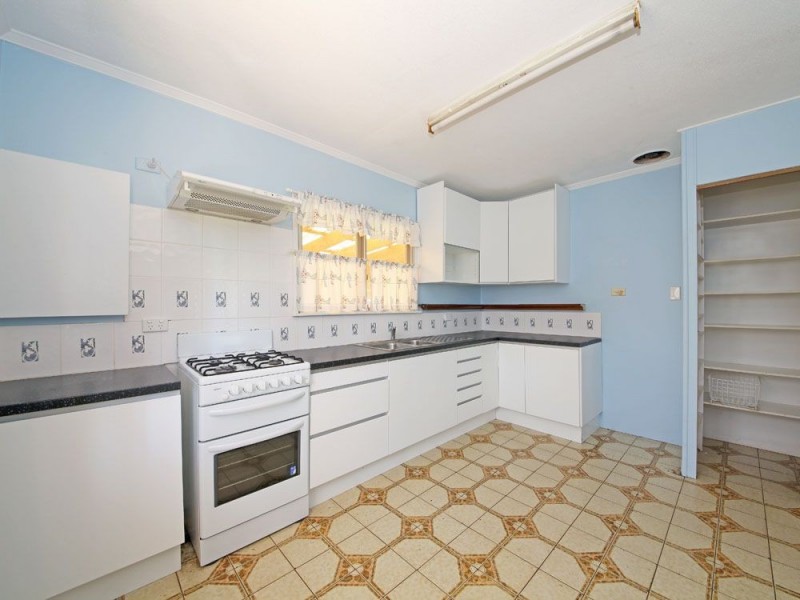 13 Vernon St, Clontarf QLD 4019