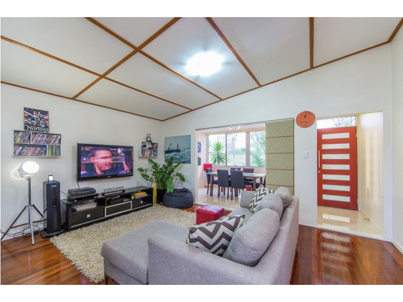 237 Elizabeth Ave, Clontarf QLD 4019