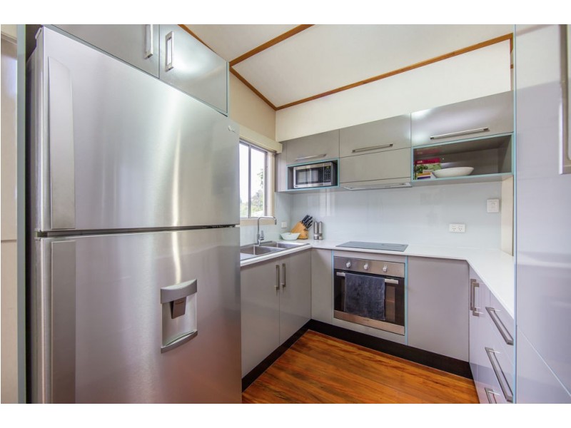 237 Elizabeth Ave, Clontarf QLD 4019