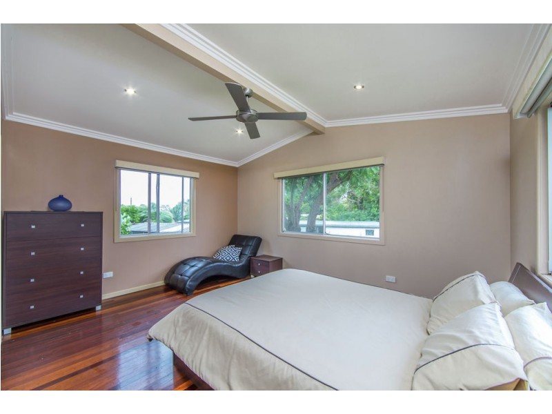 237 Elizabeth Ave, Clontarf QLD 4019