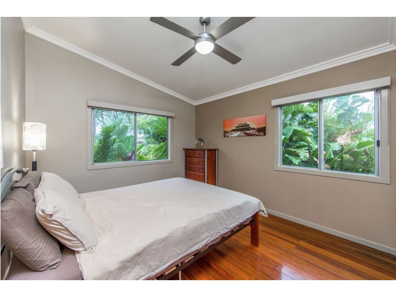 237 Elizabeth Ave, Clontarf QLD 4019