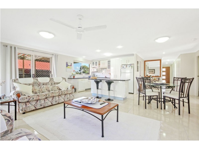 2/27 Drysdale Street, Rothwell QLD 4022