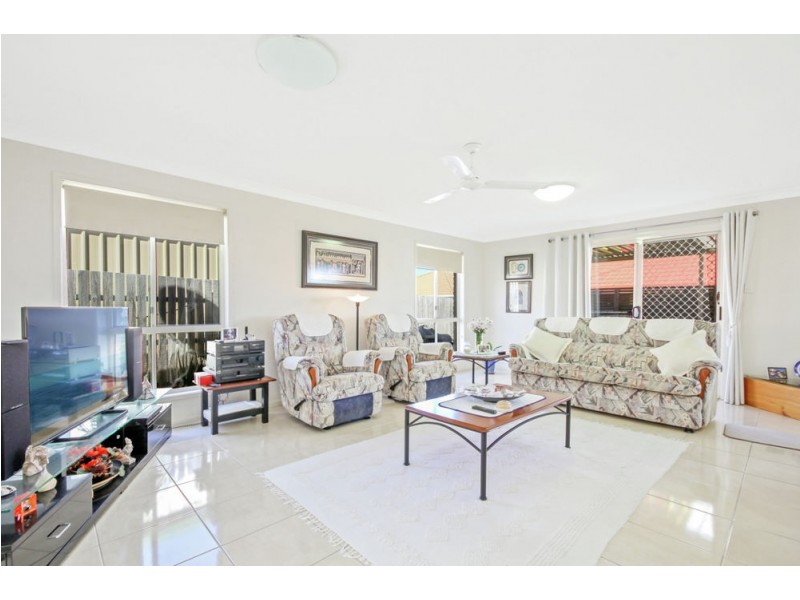 2/27 Drysdale Street, Rothwell QLD 4022