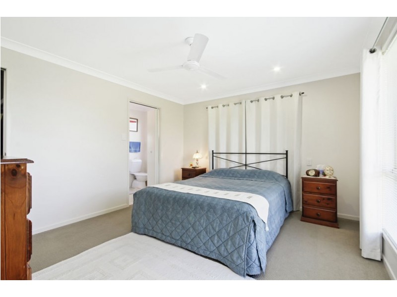 2/27 Drysdale Street, Rothwell QLD 4022