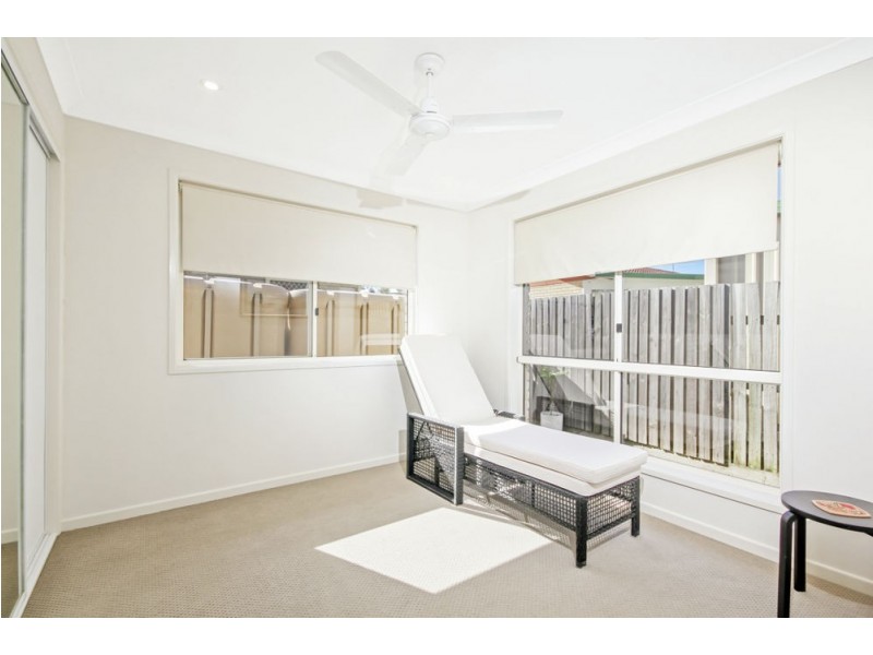 2/27 Drysdale Street, Rothwell QLD 4022
