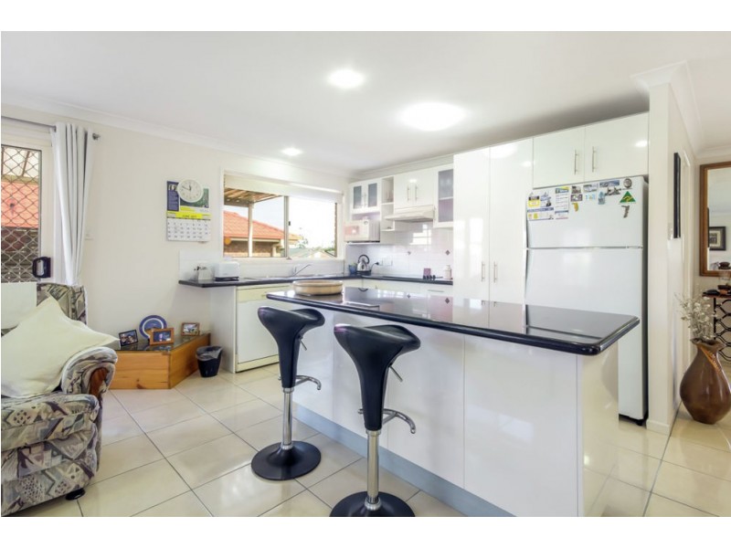 2/27 Drysdale Street, Rothwell QLD 4022