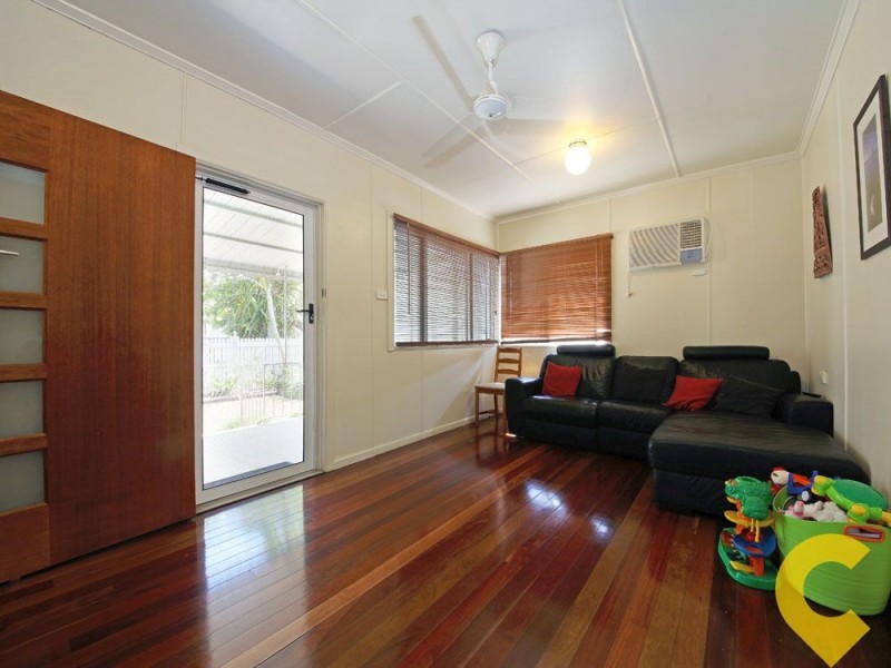 1 Rogers Road, Clontarf QLD 4019