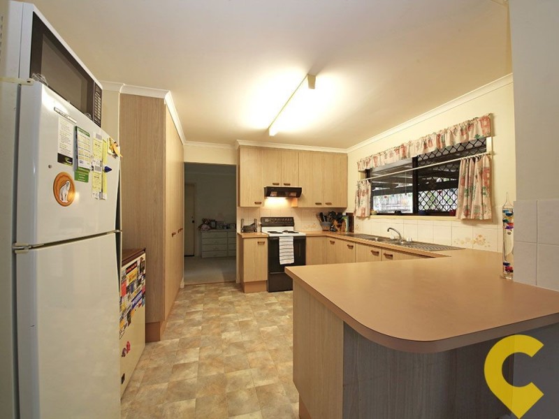 2 Chartres Court, Petrie QLD 4502