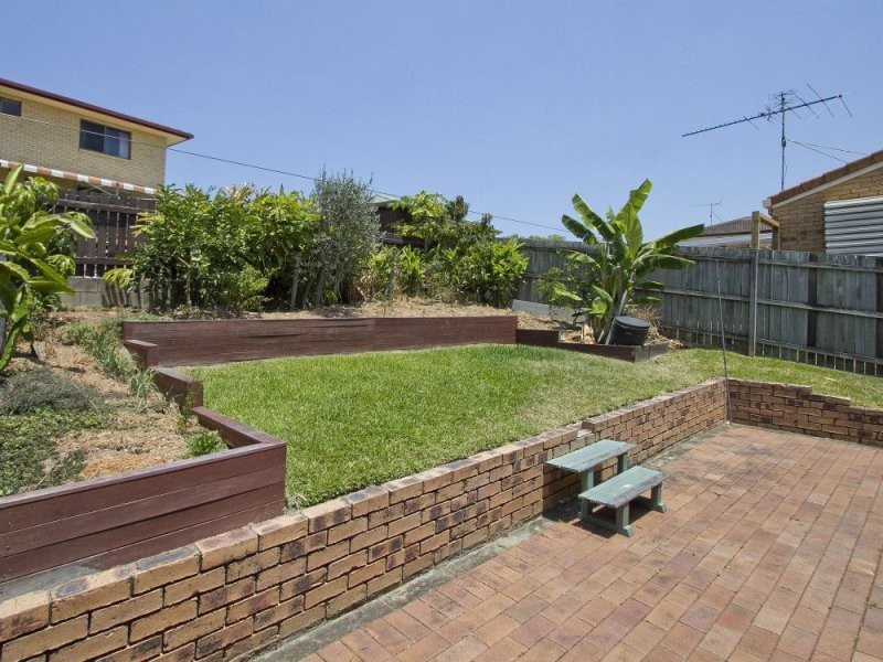 2/37 Hodgens Street, Caloundra QLD 4551