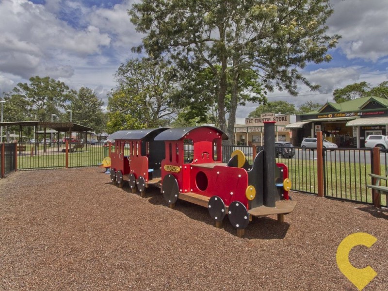 16 Cribb Street, Landsborough QLD 4550