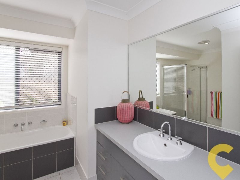 5 Fairview Court, Mooloolah Valley QLD 4553