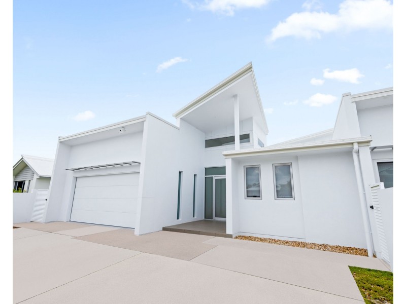 12 Landsdowne Street, Pelican Waters QLD 4551