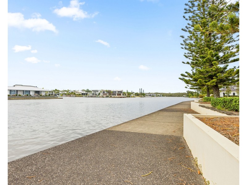 12 Landsdowne Street, Pelican Waters QLD 4551
