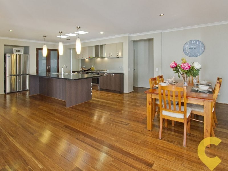 13 Riflebird Place, Mountain Creek QLD 4557