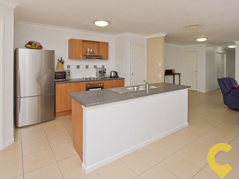 7 Liekefett Way, Little Mountain QLD 4551