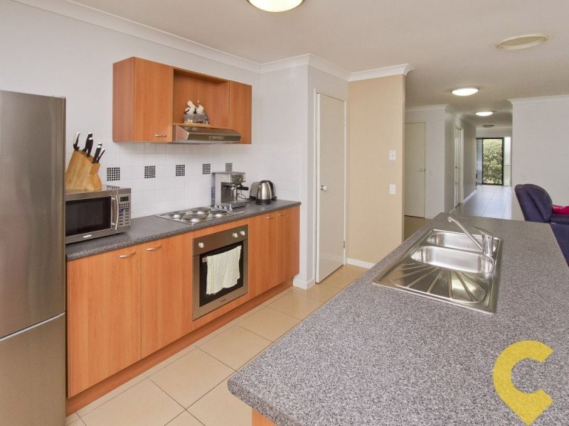 7 Liekefett Way, Little Mountain QLD 4551