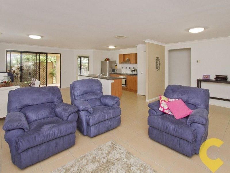 7 Liekefett Way, Little Mountain QLD 4551