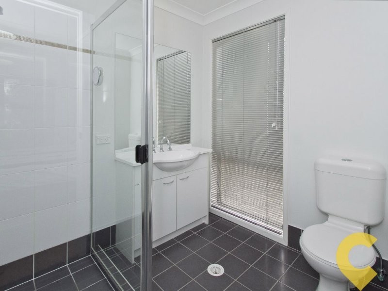 7 Liekefett Way, Little Mountain QLD 4551