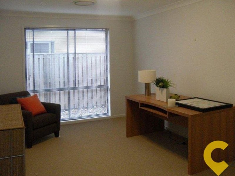 7 Liekefett Way, Little Mountain QLD 4551