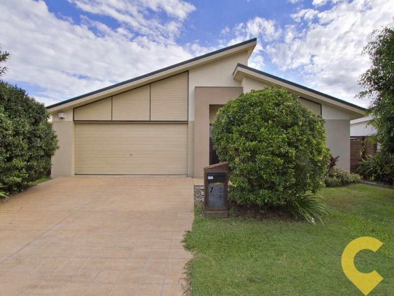 7 Liekefett Way, Little Mountain QLD 4551