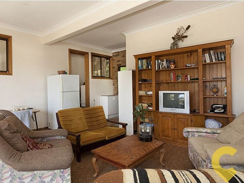 7 Yakola Parade, Alexandra Headland QLD 4572