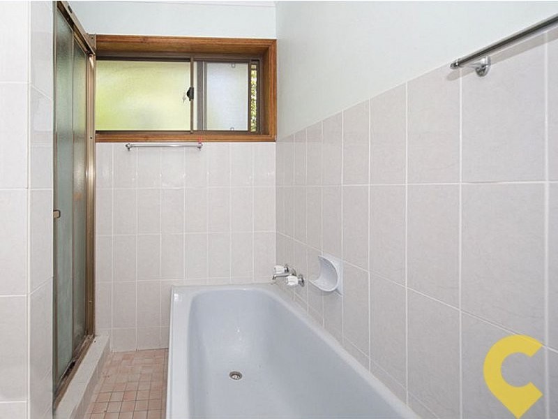 7 Yakola Parade, Alexandra Headland QLD 4572