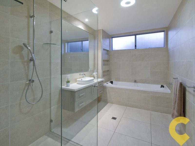 28 Attenuatta Place, Noosaville QLD 4566