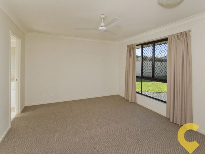 16 Maddock Avenue, Mooloolah Valley QLD 4553