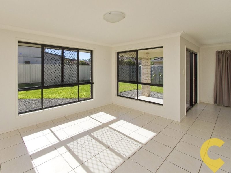 16 Maddock Avenue, Mooloolah Valley QLD 4553