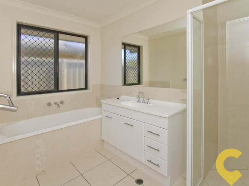 16 Maddock Avenue, Mooloolah Valley QLD 4553